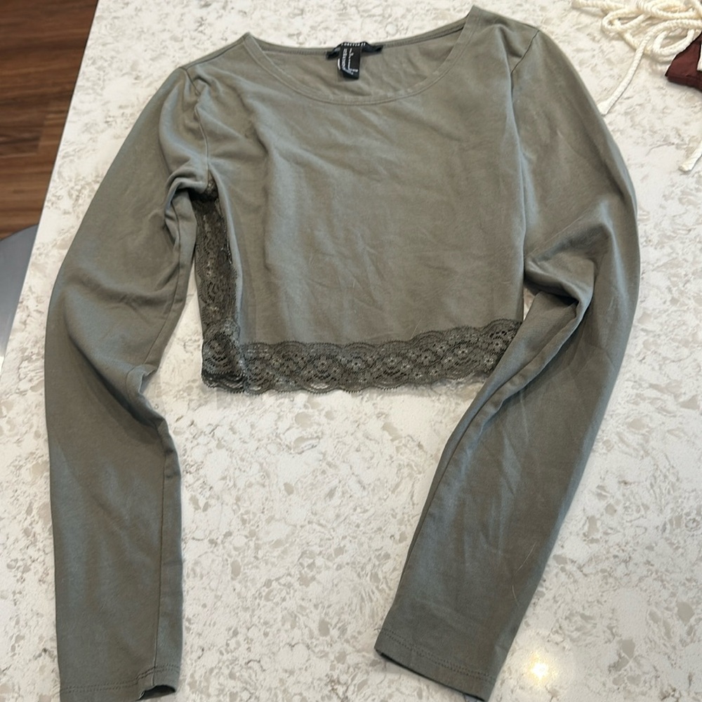 Long sleeve crop top with lace